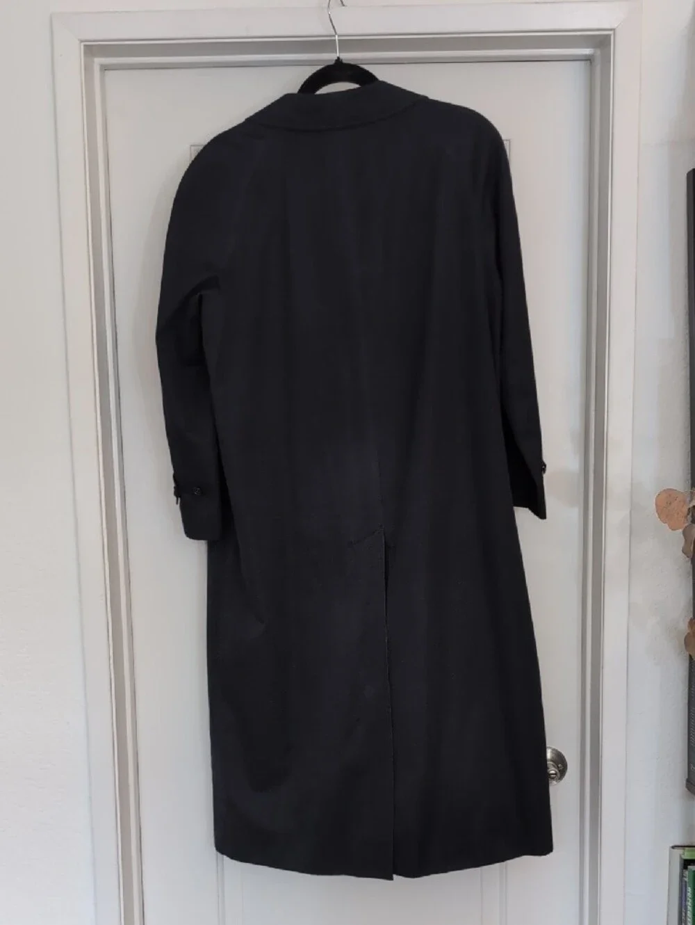 Burberry Trench Coat with Signature Check Lining - Picture 7 of 12